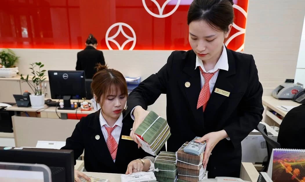 Lãi suất huy động chịu áp lực tăng, khó trở lại thời tiền rẻ