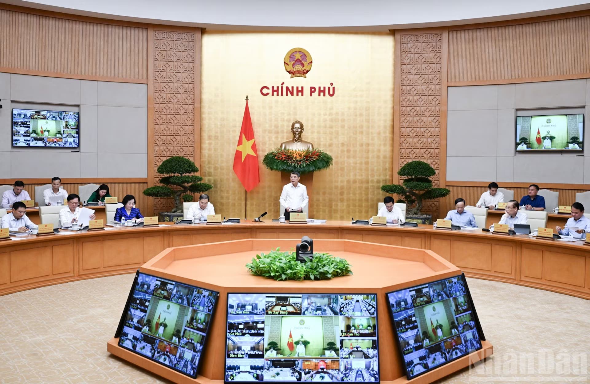 [Ảnh] Thủ tướng Lê Minh Hưng chủ trì Phiên họp Chính phủ thường kỳ tháng 9/2026