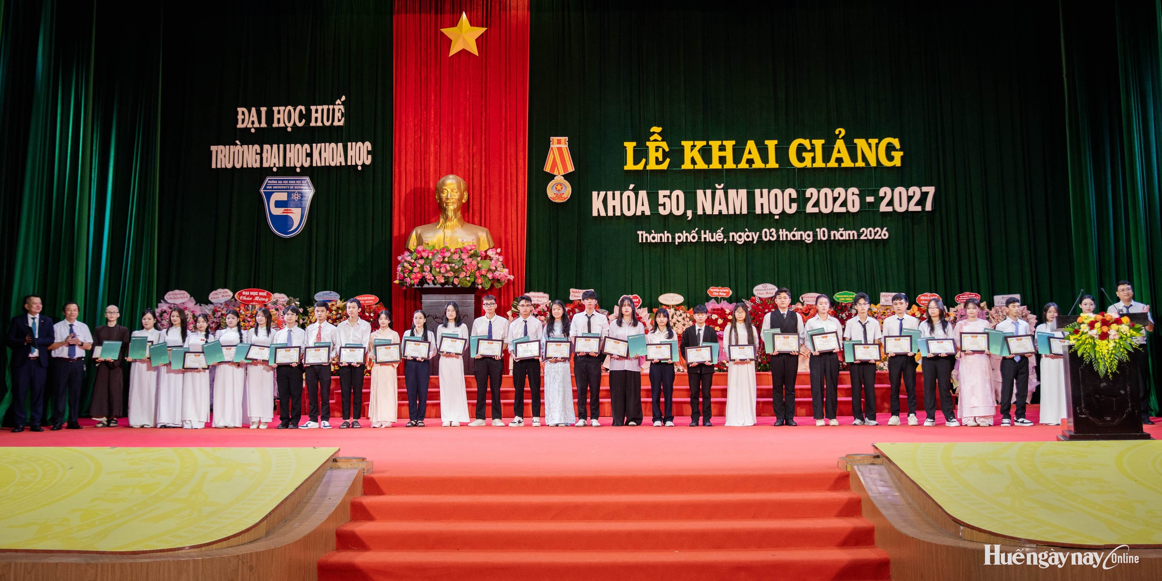 1.927 tân sinh viên Trường Đại học Khoa học bước vào năm học mới