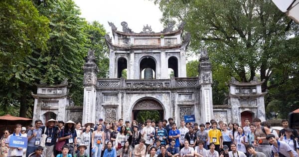 IOAA 2026 contestants excitedly explore Hanoi.