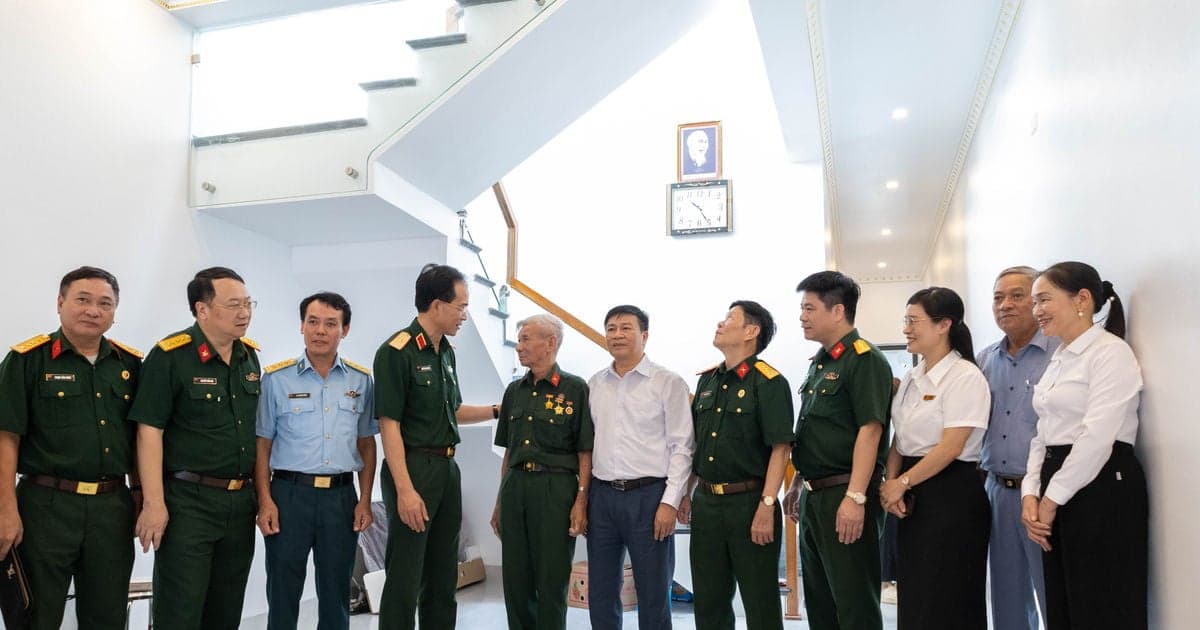 Ấm áp những mái nhà đồng đội
