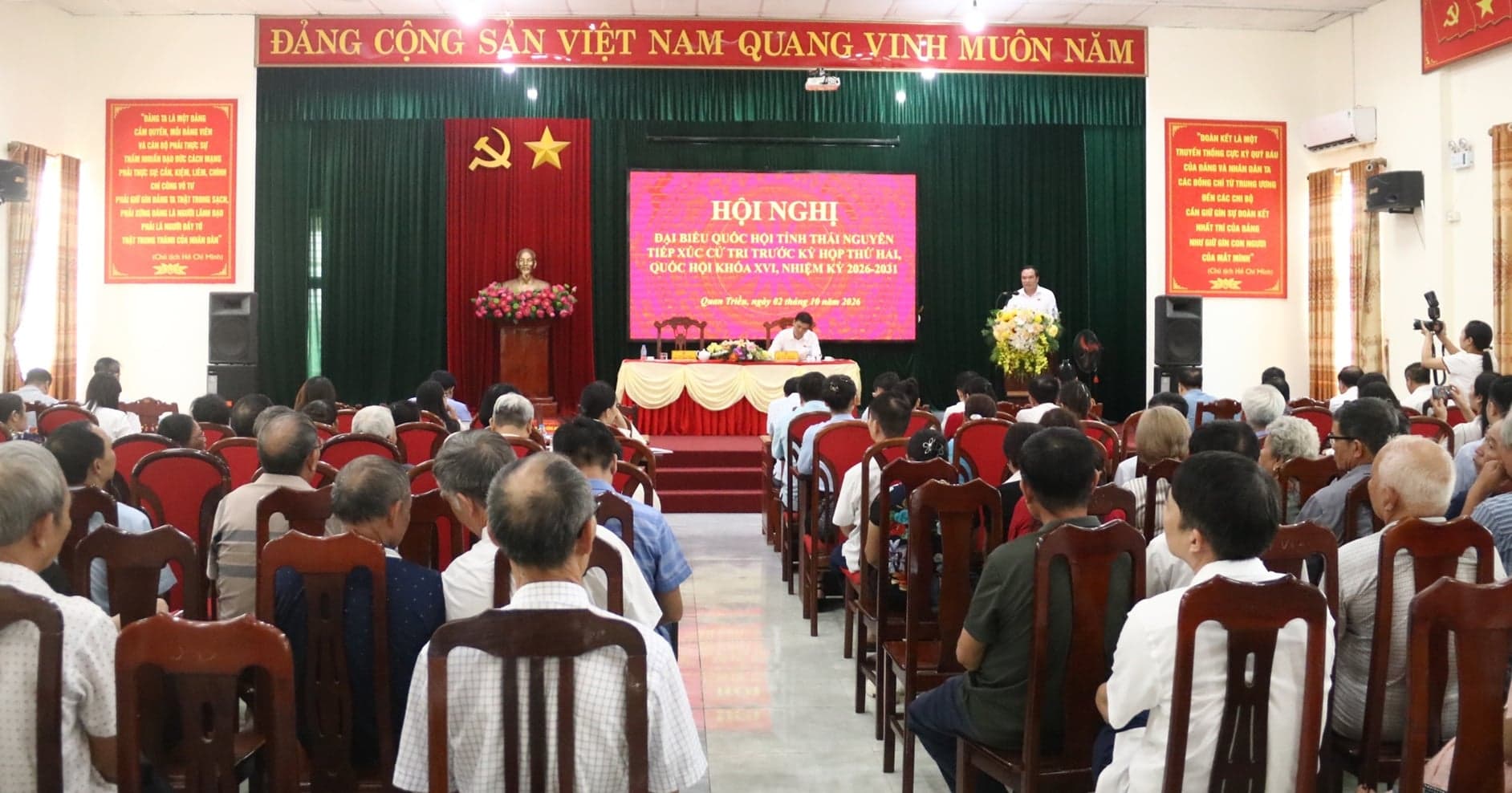 Đoàn đại biểu Quốc hội tỉnh tiếp xúc cử tri phường Quan Triều trước Kỳ họp thứ Hai, Quốc hội khóa XVI