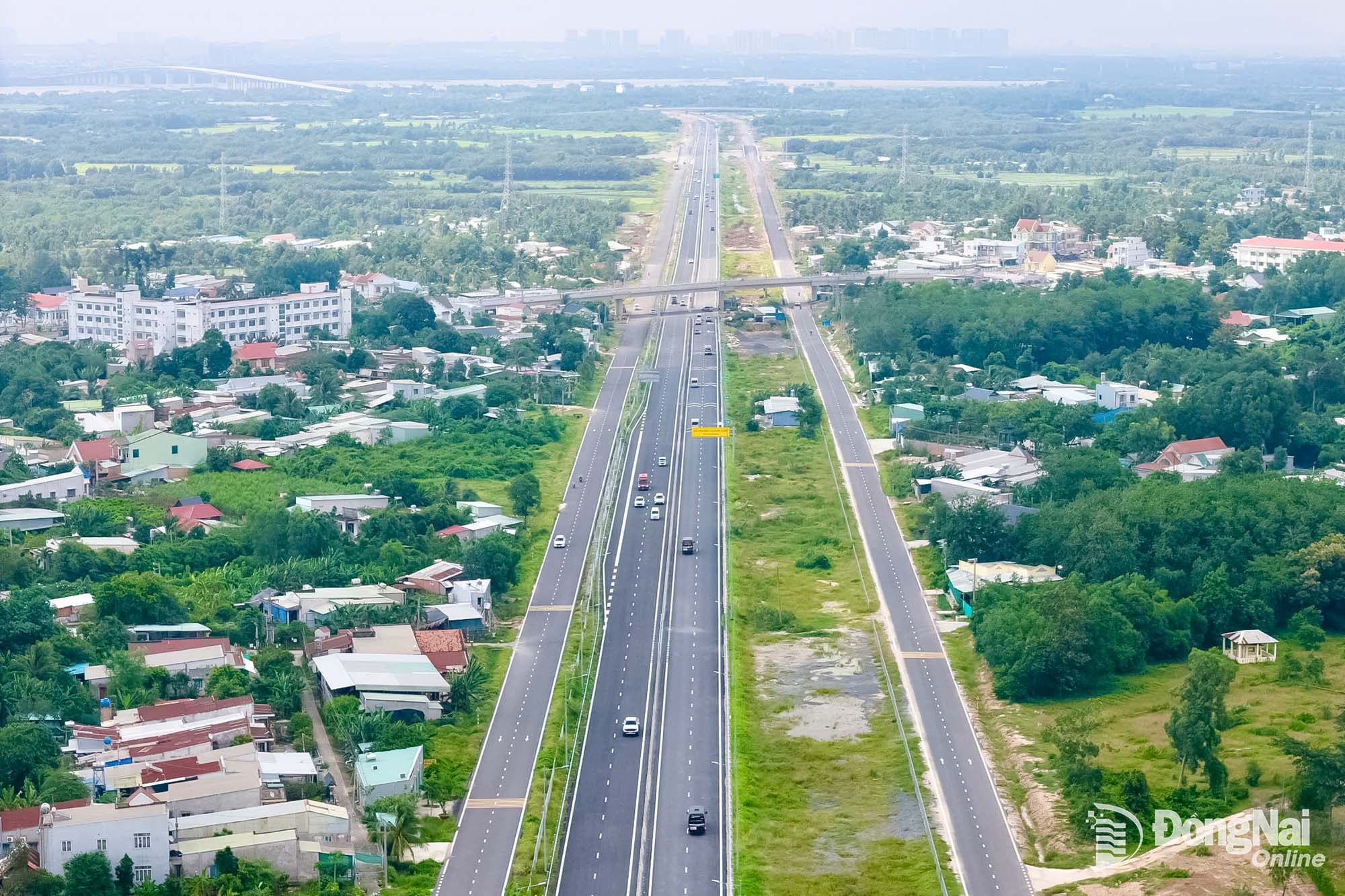 Kéo thêm nguồn vốn cho tăng trưởng