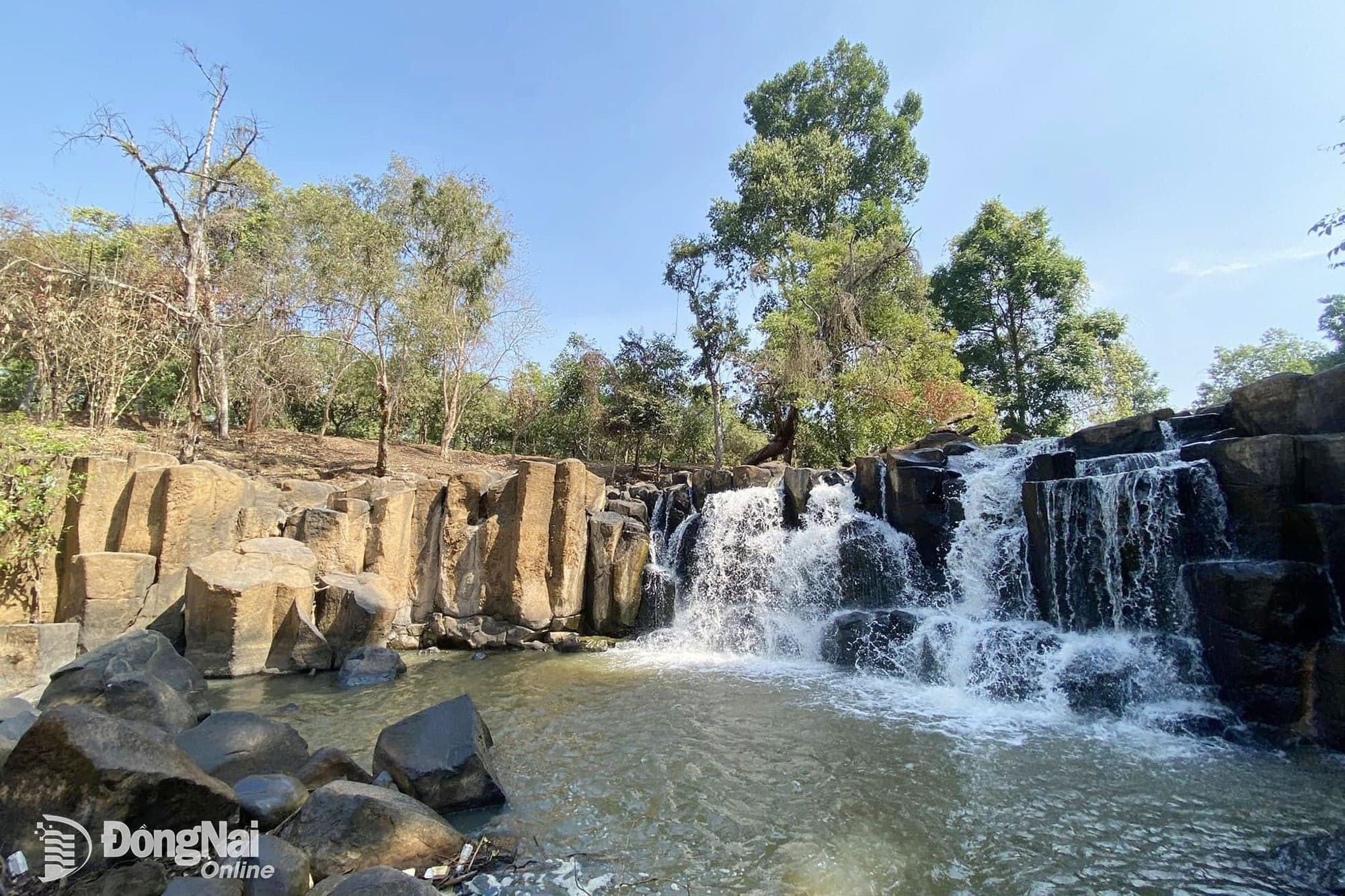 Come to Bu Dang for a cultural and tourist experience on the weekend.