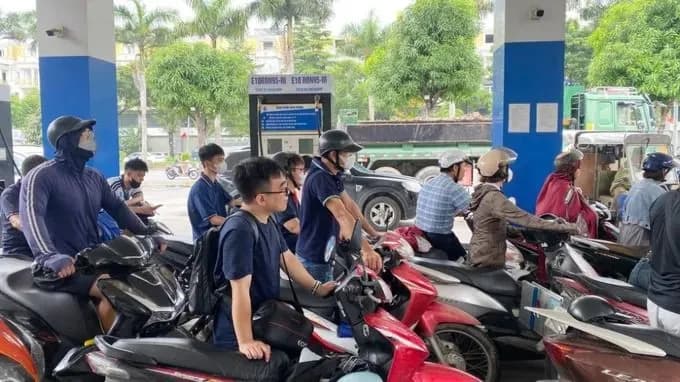 Định giá xăng dầu song hành với cạnh tranh, minh bạch