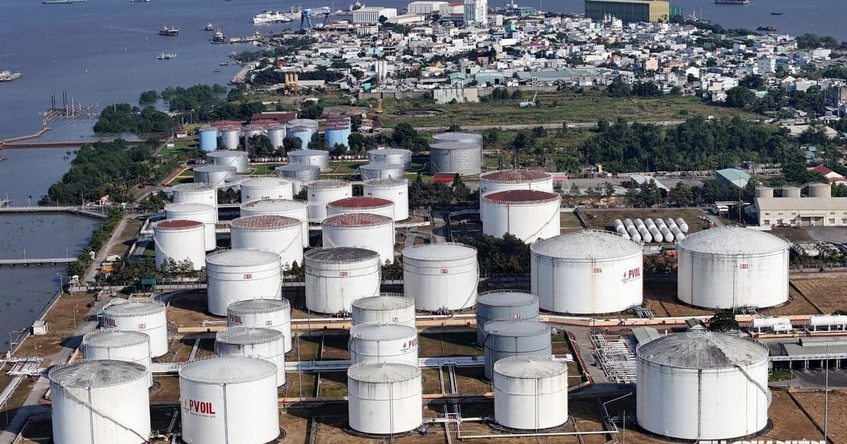Giá xăng dầu hôm nay 3.10.2026: Giảm nhẹ