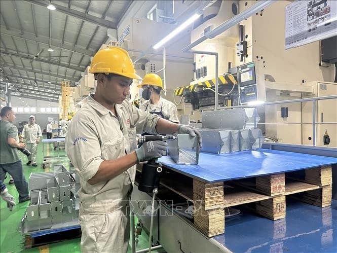 Tăng trưởng GDP cải thiện qua từng quý, 9 tháng tăng 9,01%
