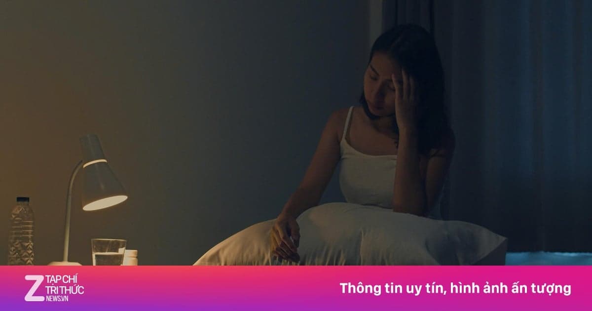 Why do I frequently wake up suddenly between 2 and 4 AM?