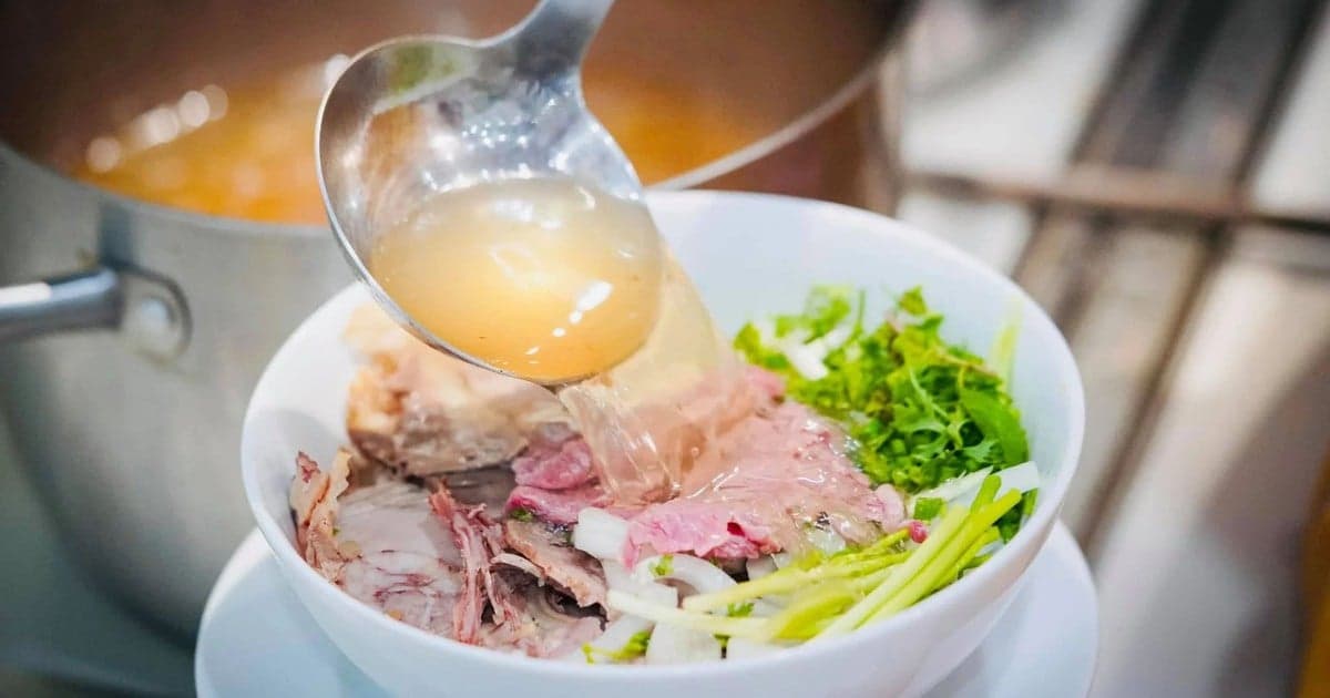 3 thói quen ăn phở cần bỏ ngay!