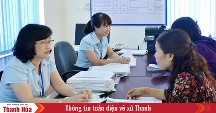 Decree 381/2026/ND-CP: Commune-level officials and civil servants are entitled to a 55% public service allowance.