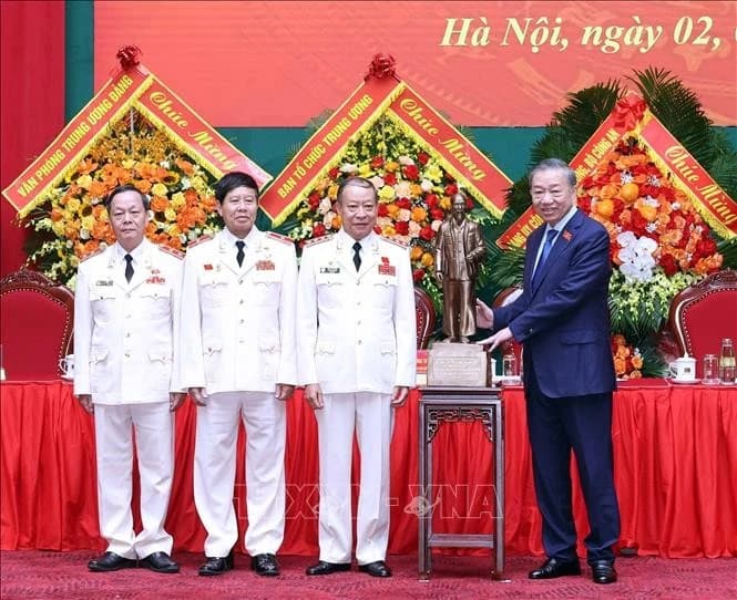 Tổng Bí thư, Chủ tịch nước Tô Lâm dự Đại hội toàn quốc lần thứ II Hội Cựu Công an nhân dân Việt Nam