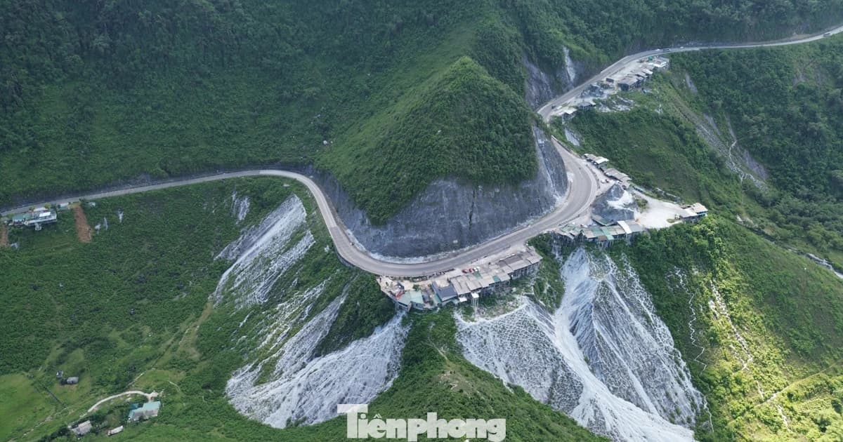 Đèo Đá Trắng có gì đặc biệt mà ai đi Tây Bắc cũng phải dừng chân?