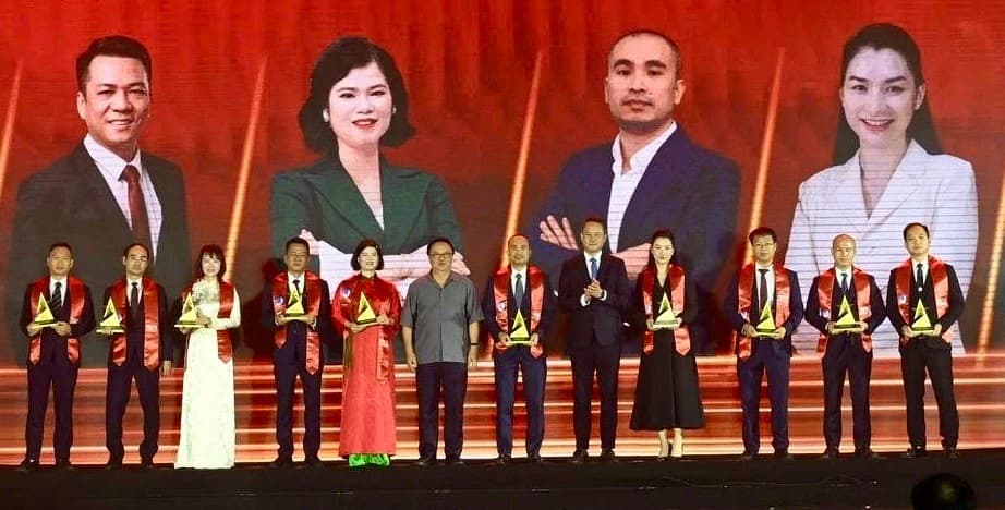 Ấn tượng Top 10 doanh nhân trẻ Thăng Long 2026