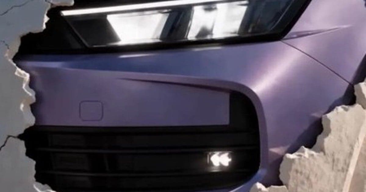 A larger sedan priced at 143 million VND has appeared, larger than the Hyundai Grand i10, with an electric version available, and priced similarly to the Honda SH.