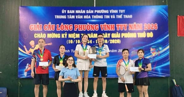 Vinh Tuy Ward organizes a Badminton Tournament to celebrate the Liberation Day of Hanoi.