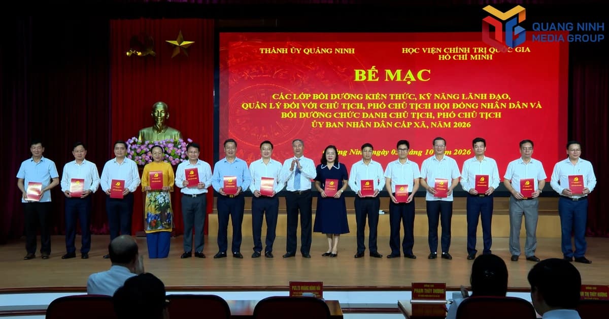 Bế mạc 2 lớp bồi dưỡng kiến thức, kỹ năng lãnh đạo, quản lý đối với cấp xã