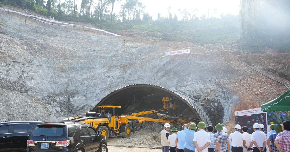 Cao tốc Vinh - Thanh Thủy: Siết chặt đường găng tiến độ, kiểm soát nghiêm năng lực nhà thầu