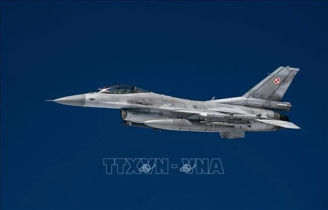 Ukraine denies reports of a high rate of F-16 fighter jet decommissioning.