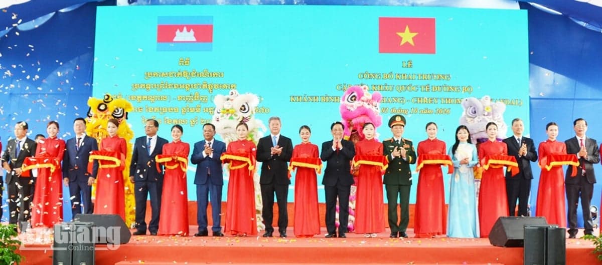 Khai trương cặp cửa khẩu quốc tế Khánh Bình - Chrey Thom, hướng tới kim ngạch 1,2 tỷ USD