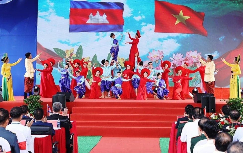 Khai trương cặp Cửa khẩu quốc tế Khánh Bình - Chrey Thom