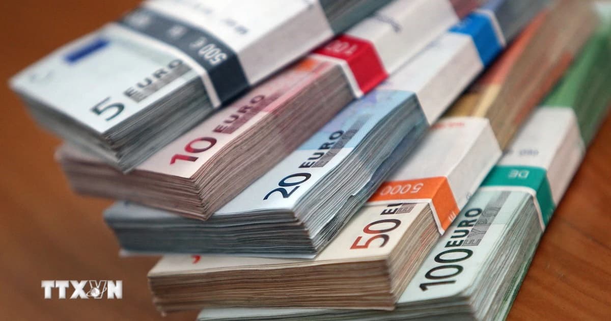 The European Union has disbursed nearly 3 billion euros in economic aid to Ukraine.