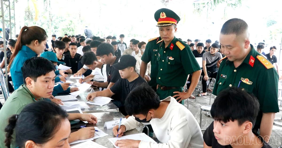 Quy Mông: Hơn 300 thanh niên sơ tuyển nghĩa vụ quân sự, công an năm 2027