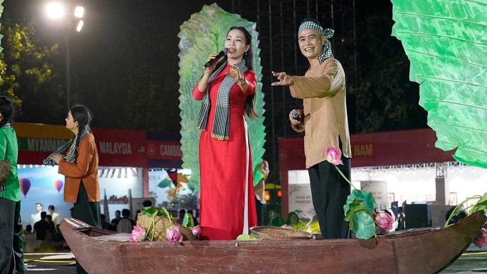 Tuồng, chèo, cải lương lan tỏa tại Lễ hội Văn hóa thế giới tại Hà Nội lần thứ hai