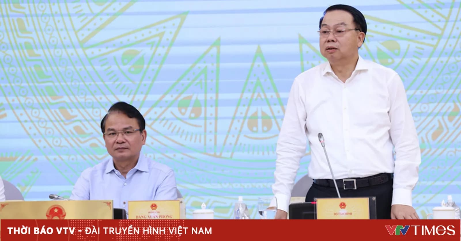 Chính phủ kiên định mục tiêu tăng trưởng hai con số