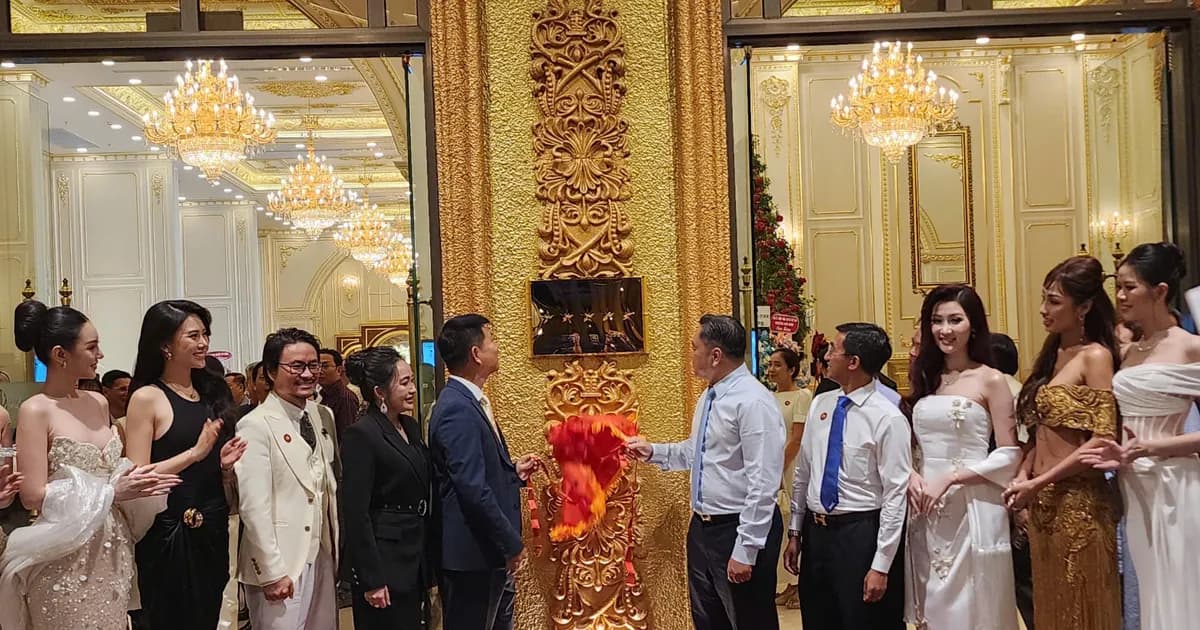LACHATEAU HOTEL đón nhận quyết định công nhận hạng 5 sao