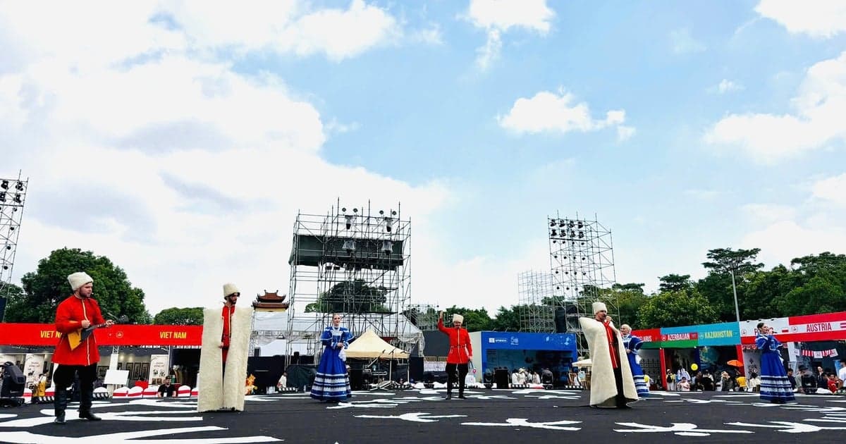 Lễ hội Văn hóa Thế giới tại Hà Nội: Một bức tranh văn hóa đa sắc màu
