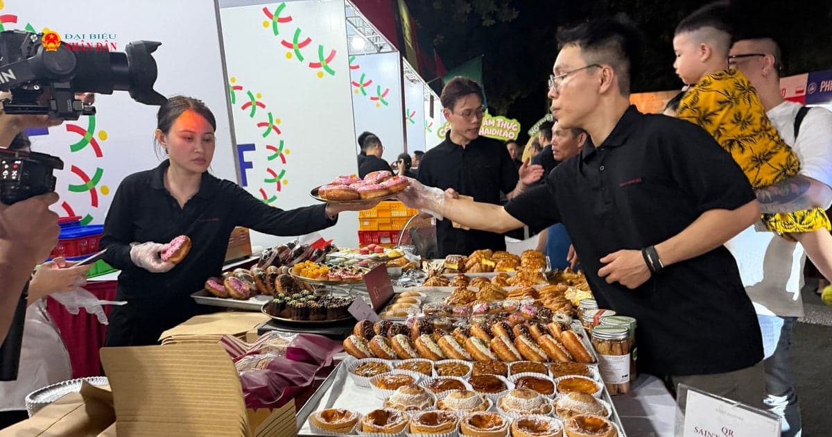 Discover the flavors of five continents at the World Culture Festival in Hanoi 2026.