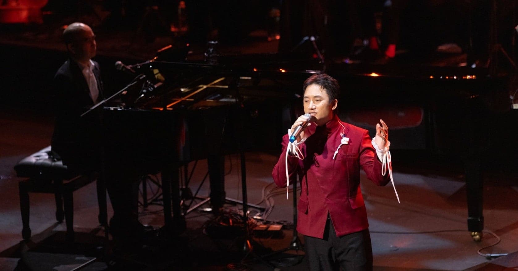 Phan Mạnh Quỳnh left the audience speechless, while Uyên Linh made a strong impression.