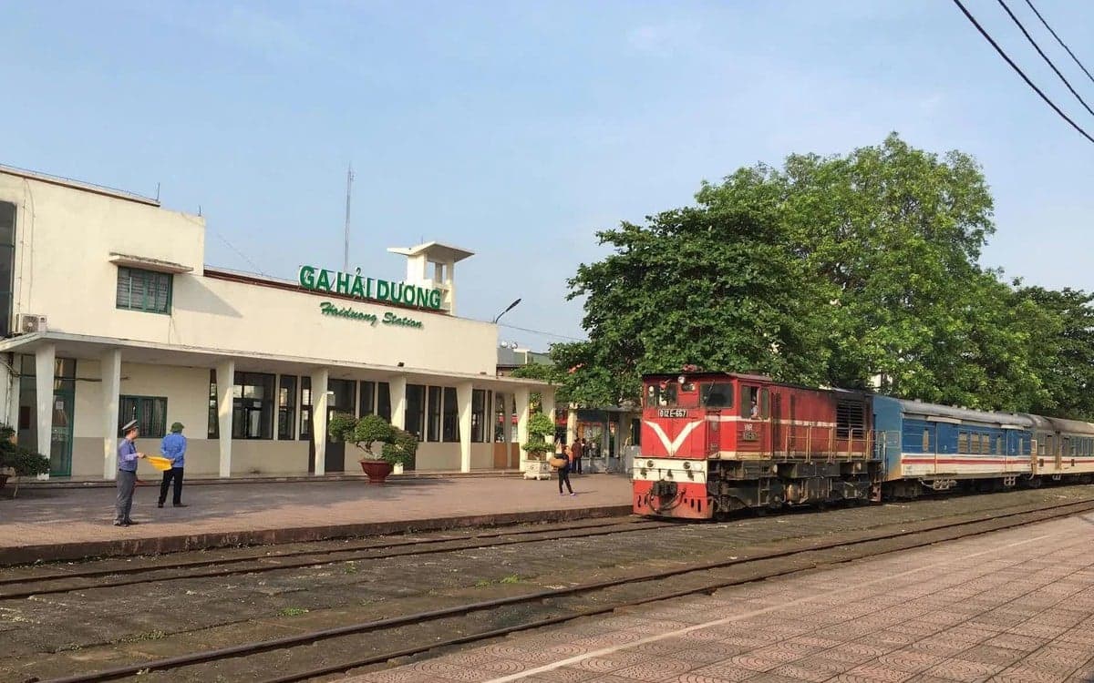 From skepticism to effectiveness: Private trains for commuters.