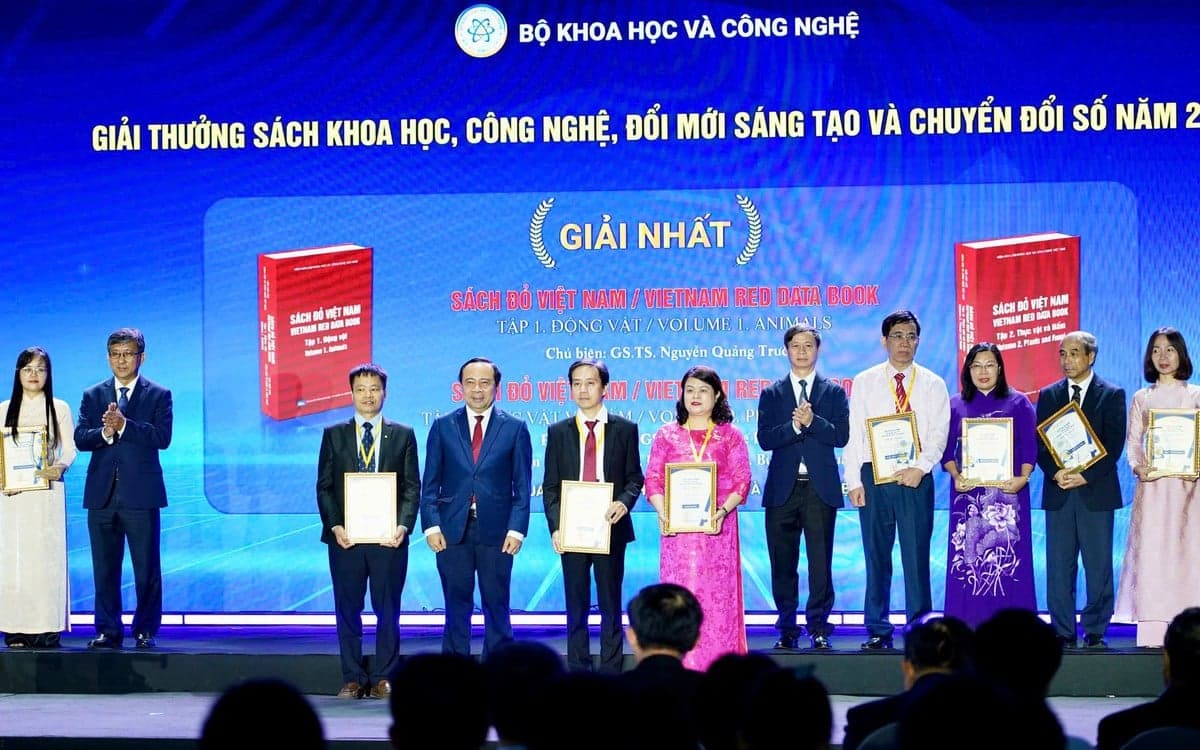 Sách Đỏ Việt Nam giành Giải Nhất giải thưởng sách KH,CN, ĐMST&CĐS năm 2026