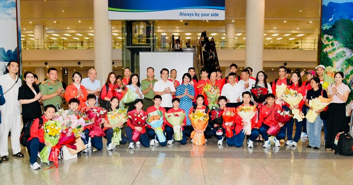 Vietnamese sports teams depart from Aichi-Nagoya.