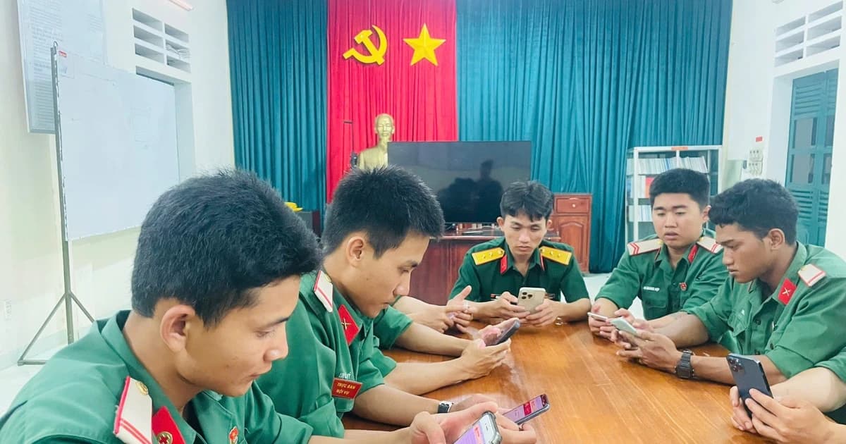 Đẩy mạnh phong trào “Bình dân học vụ số” trong các đơn vị quân đội