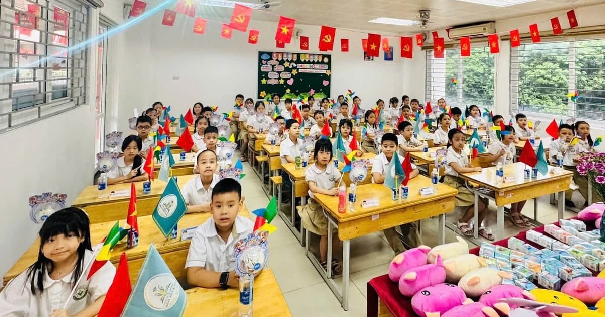 “Tiền hỗ trợ” của phụ huynh: Ranh giới nào giữa tự nguyện và bắt buộc?