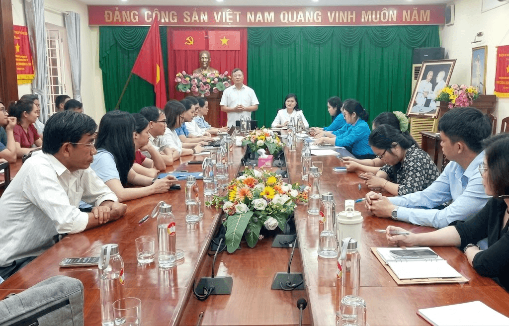 Survey of the current situation since the cessation of trade union activities in administrative agencies and public service units.
