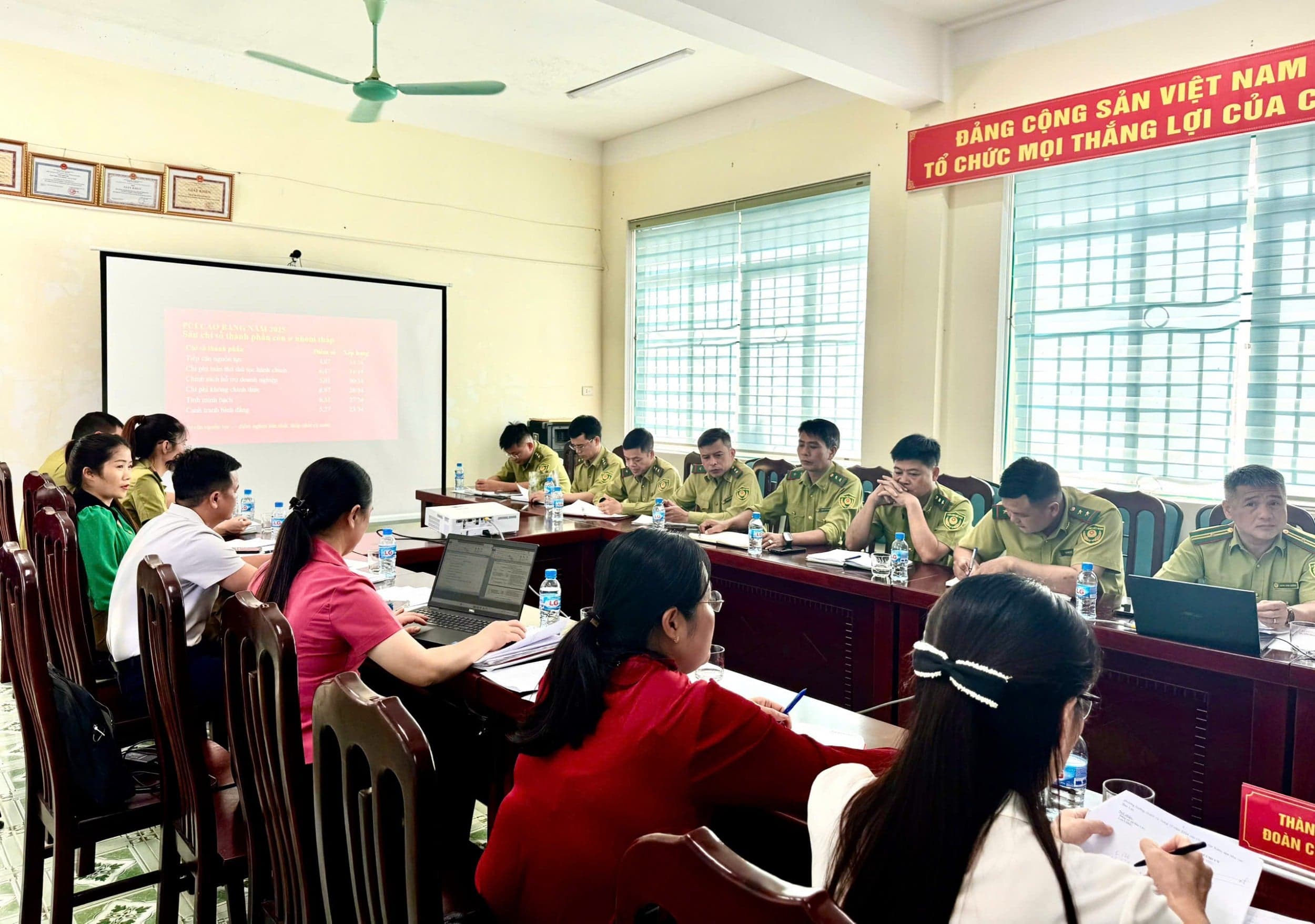 ĐỒNG CHÍ HÀ NGỌC TÚ DỰ SINH HOẠT CHI BỘ HẠT KIỂM LÂM KHU VỰC BẢO LẠC THÁNG 10 NĂM 2026