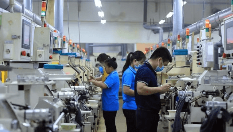 World Bank: Vietnam's economy accelerates thanks to high-tech and AI exports.