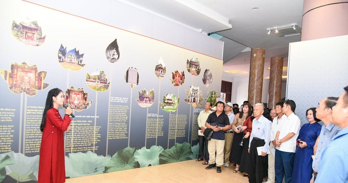 Opening of the exhibition "Thang Long Imperial Academy and the tradition of studiousness in Nghe An province"