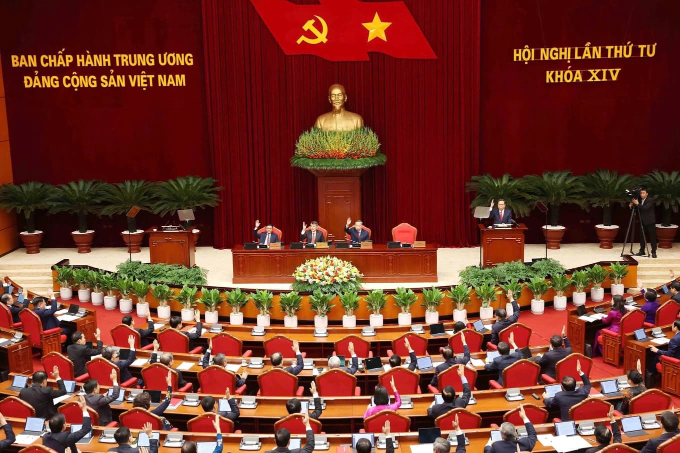 Trung ương bàn quy định mới về đảng viên tham gia đầu tư, kinh doanh