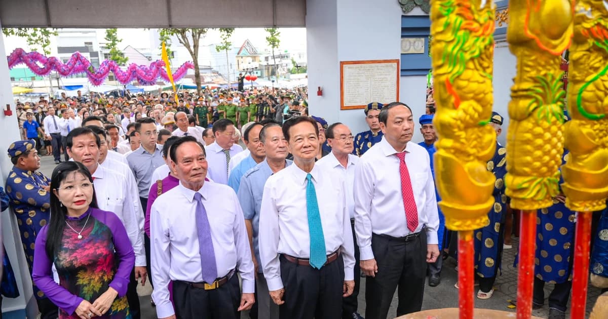 Numerous commemorative activities were held at the traditional festival celebrating the 158th anniversary of the sacrifice of national hero Nguyen Trung Truc.
