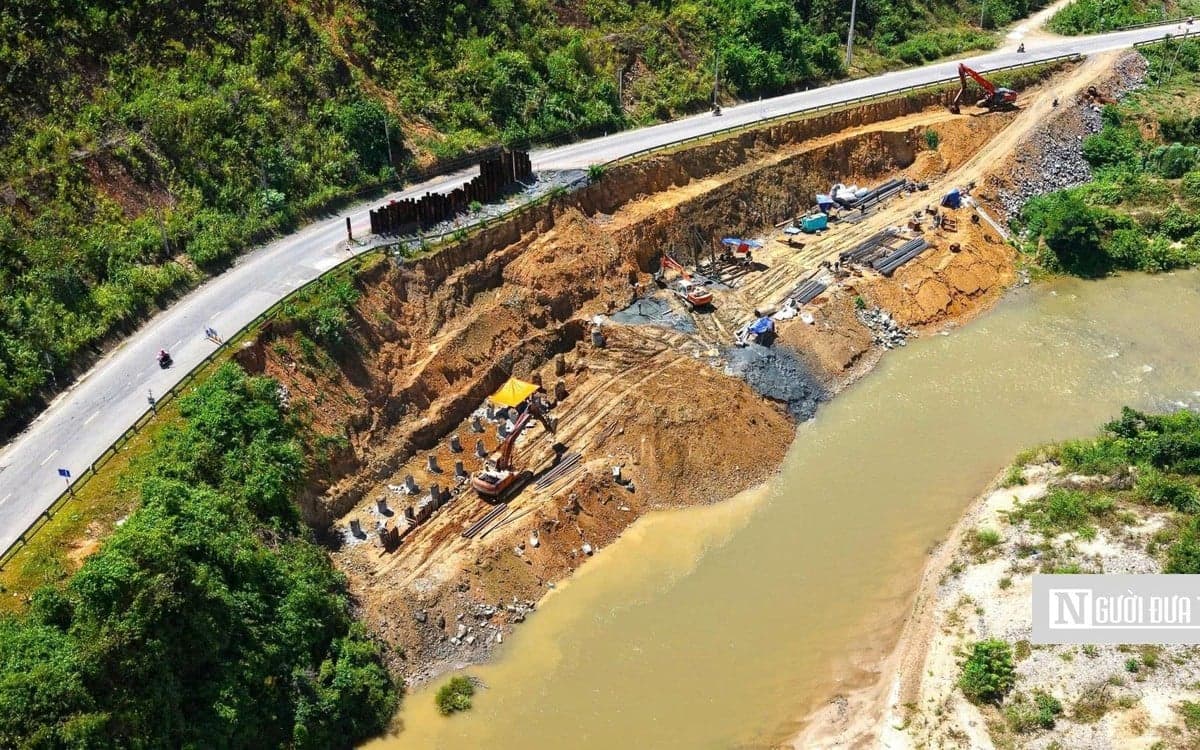 Ngổn ngang xử lý sạt lở trên đèo Khánh Lê nối Nha Trang - Đà Lạt