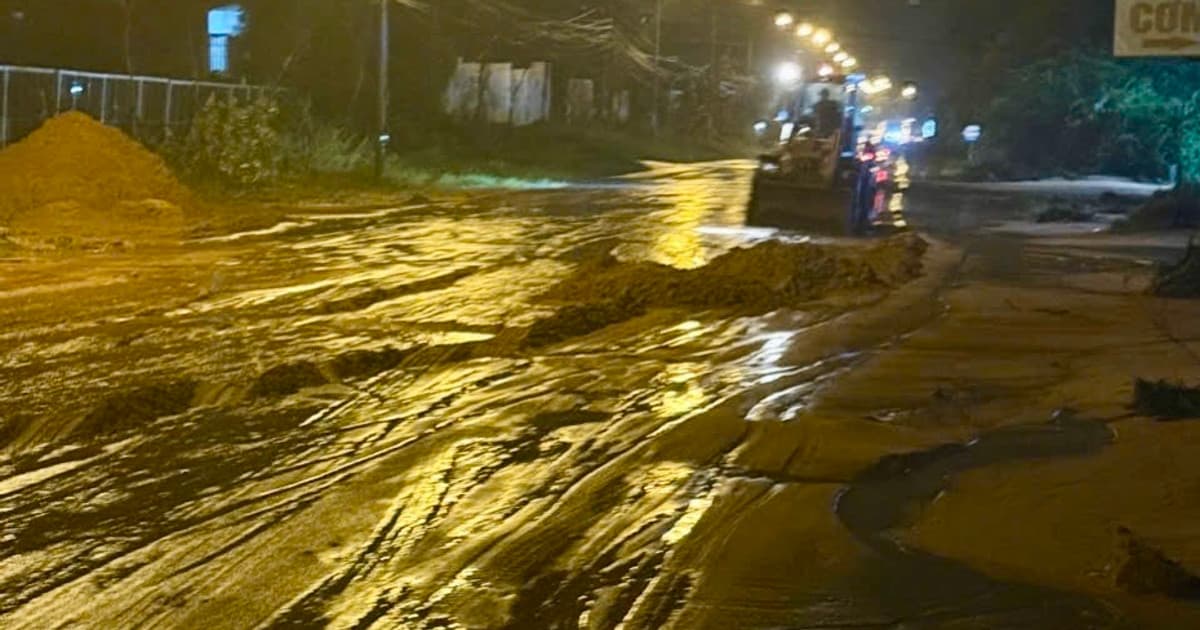 Urgent action needed to address the sand spillage incident in Phu Thuy.