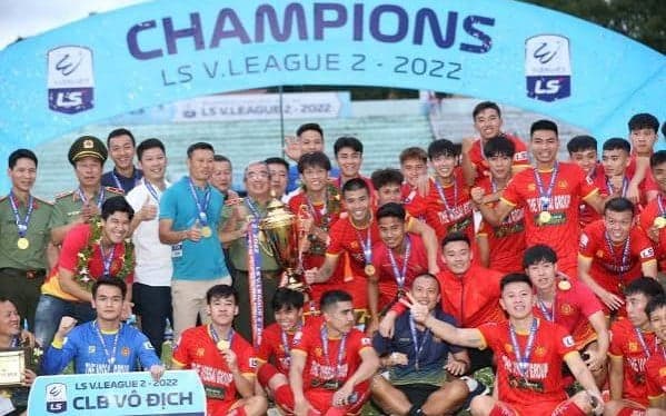 Khen thưởng thành tích xuất sắc trong công tác huấn luyện, phục vụ thi đấu của Câu lạc bộ Bóng đá Công an Hà Nội