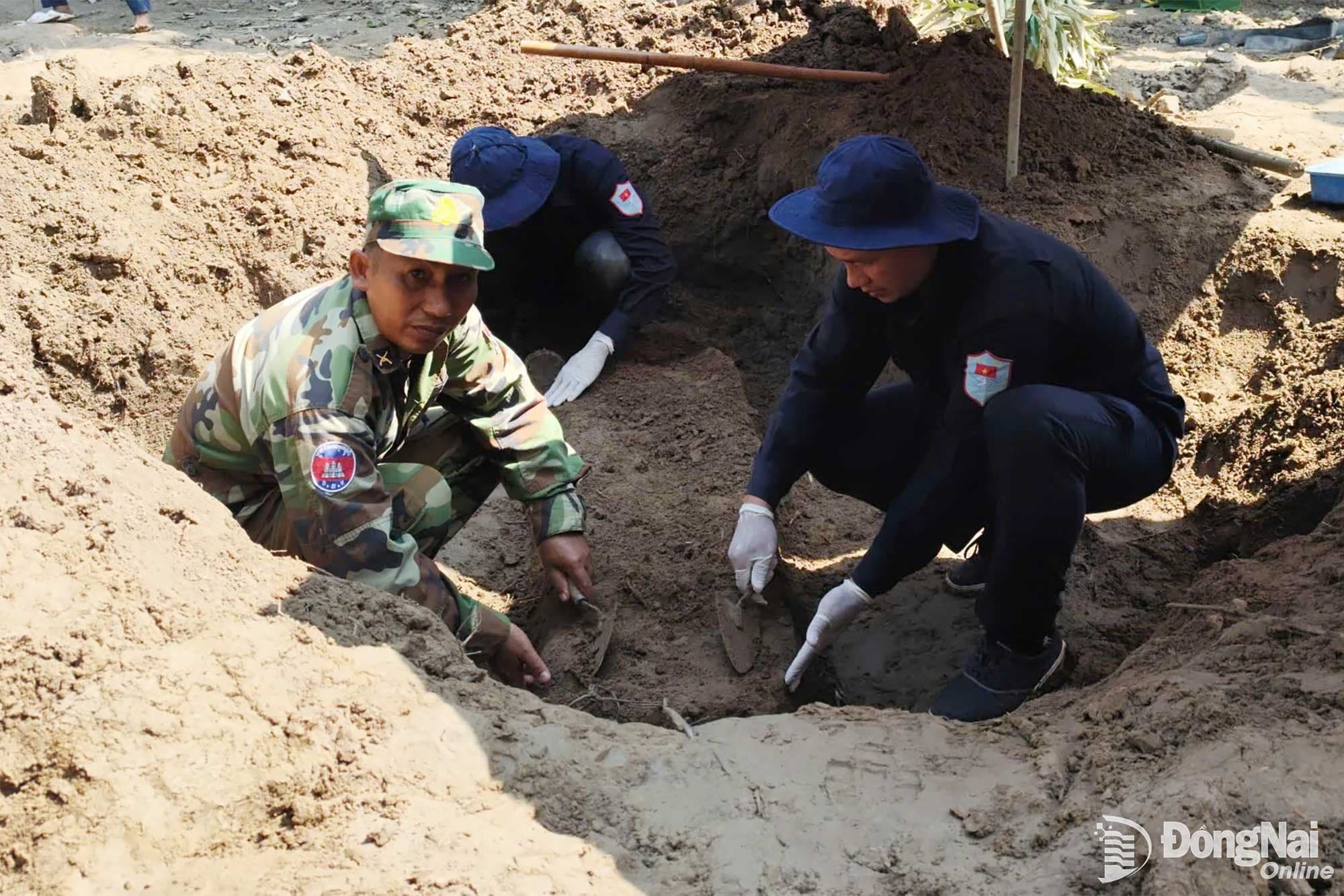 Teams K72 and K76 in Dong Nai province have recovered 79 sets of remains of fallen soldiers.